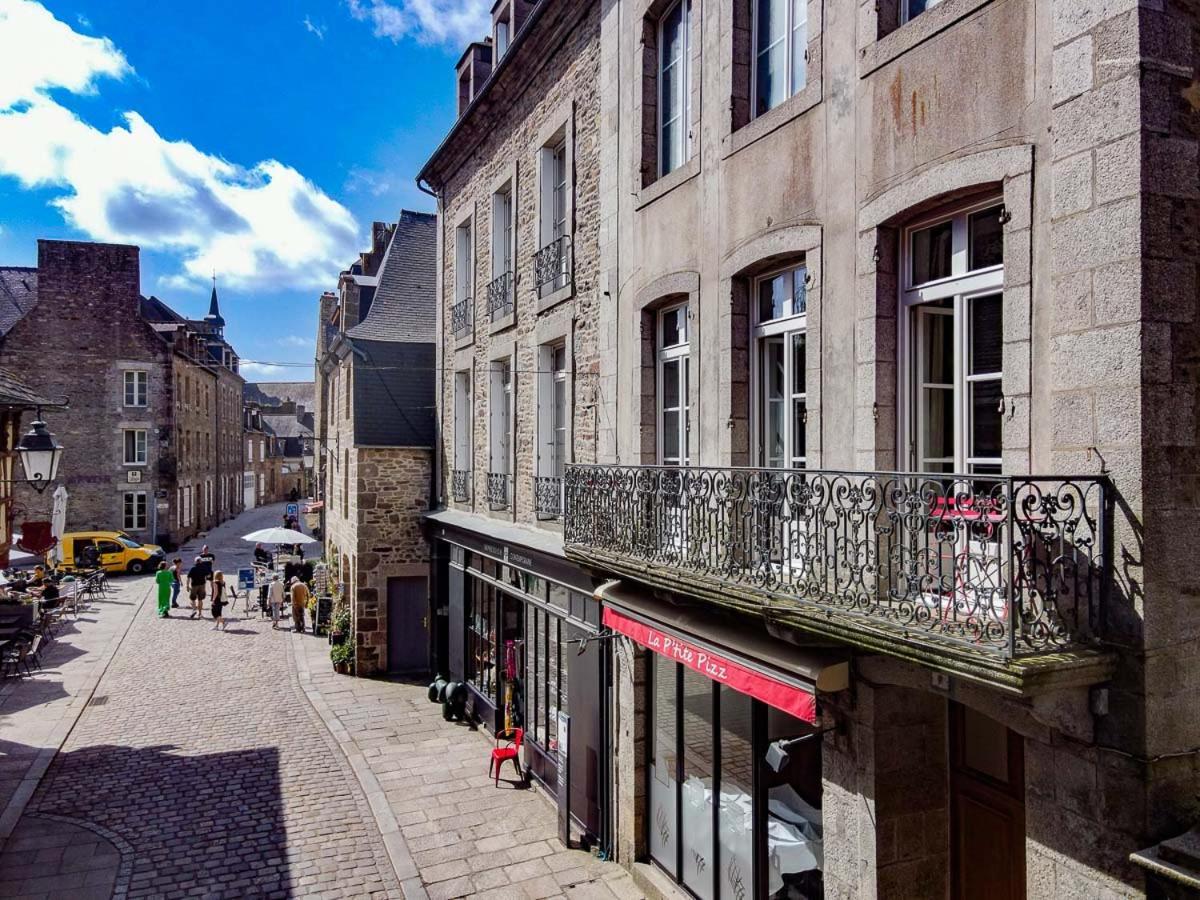 Appartement De La Tour De L'Horloge De Dinan Eksteriør bilde