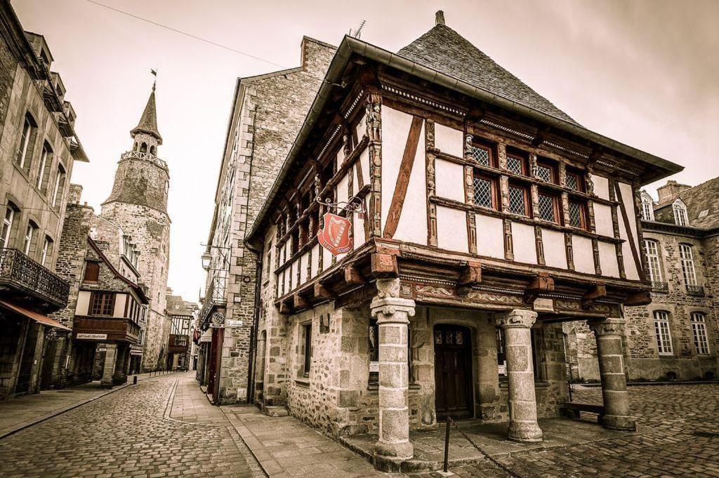 Appartement De La Tour De L'Horloge De Dinan Eksteriør bilde