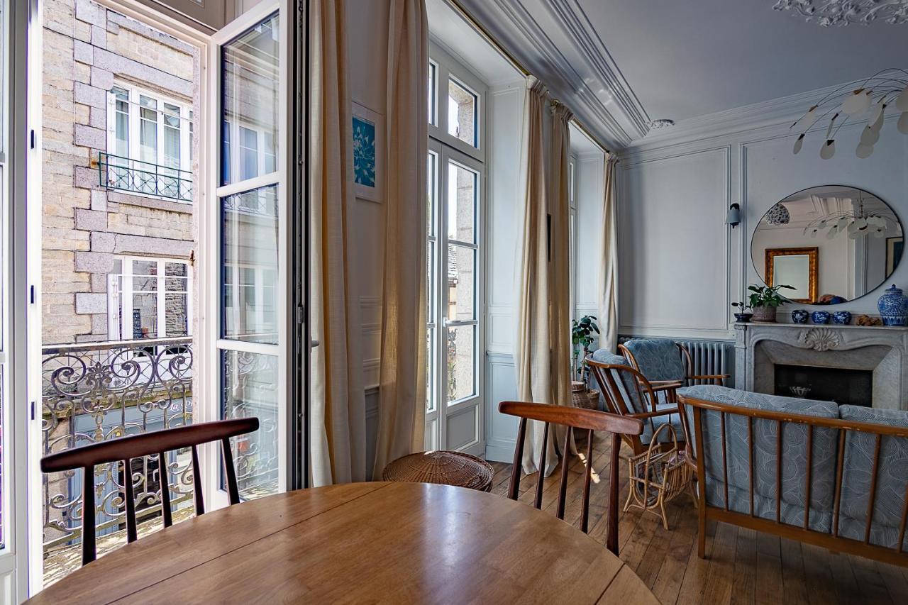 Appartement De La Tour De L'Horloge De Dinan Eksteriør bilde